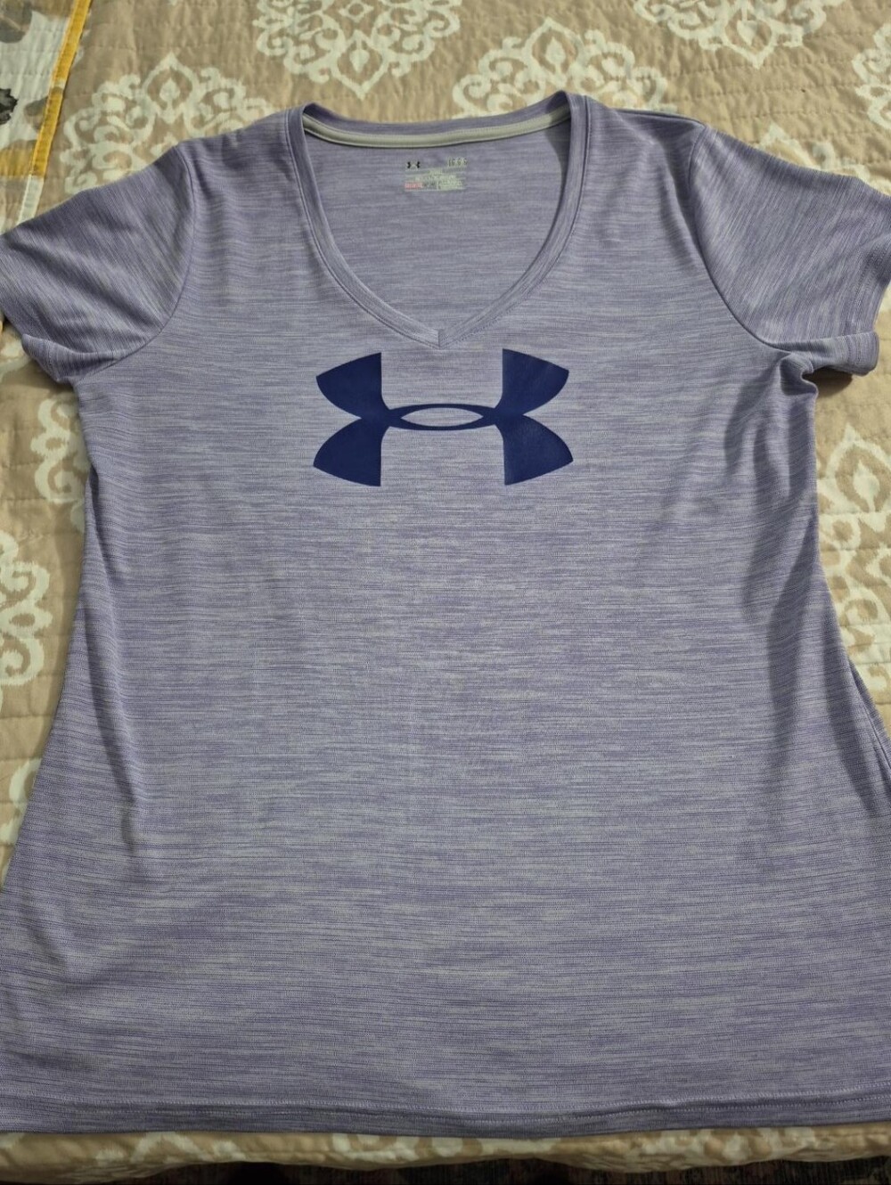 Under Armour HeatGear Loose Fit V-Neck T-Shirt LG Lavender Purple